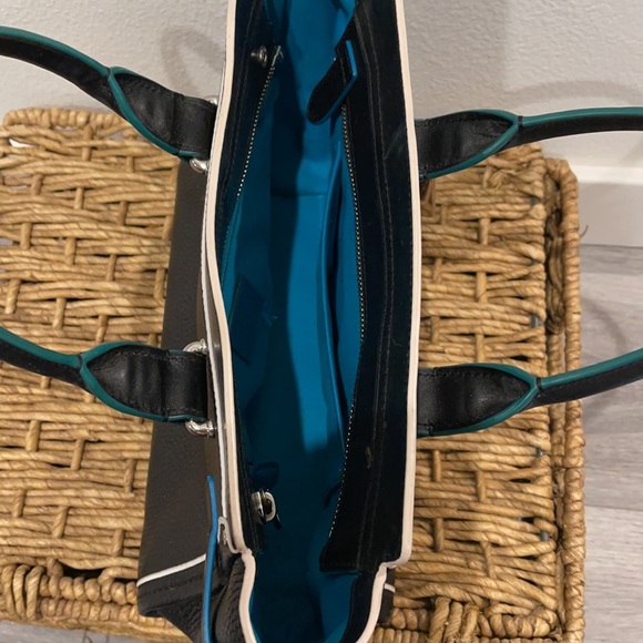 Coach Swagger in black pebbled leather - Picture 3 of 6